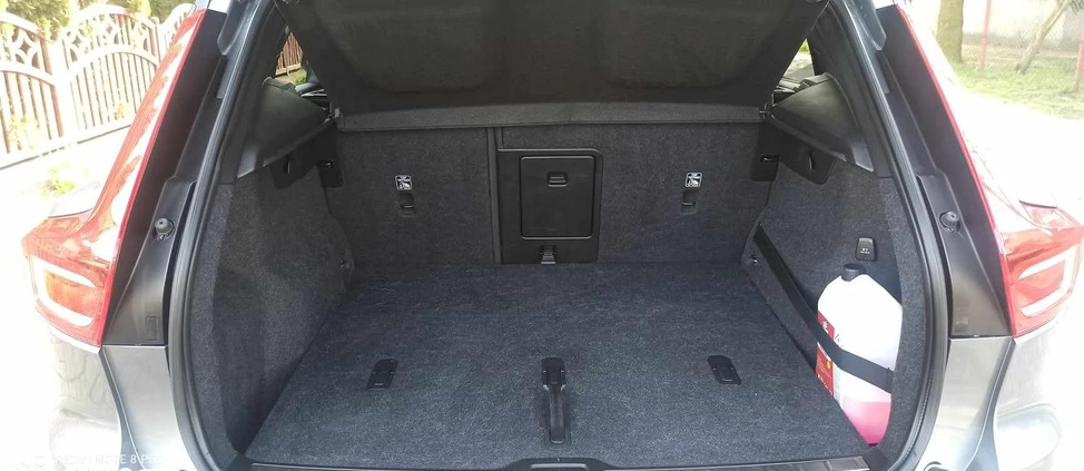 Volvo XC 40 cena 115500 przebieg: 165000, rok produkcji 2019 z Drezdenko małe 497